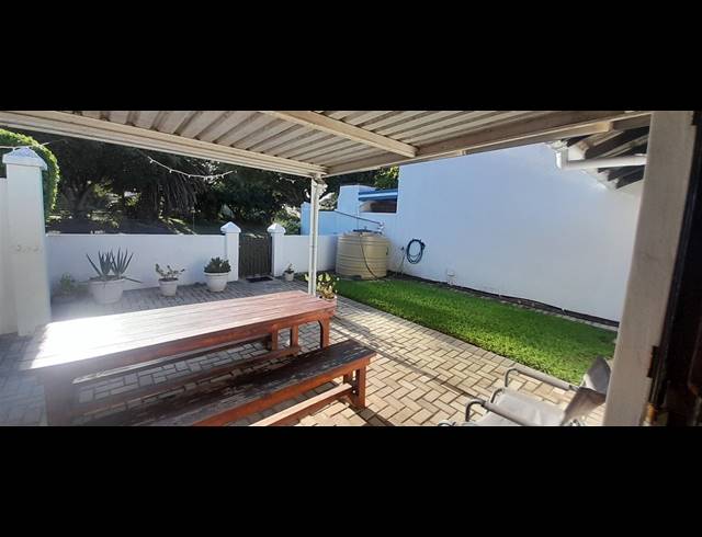 2 BEDROOM TOWNHOUSE FOR SALE IN PARADISE BEACH